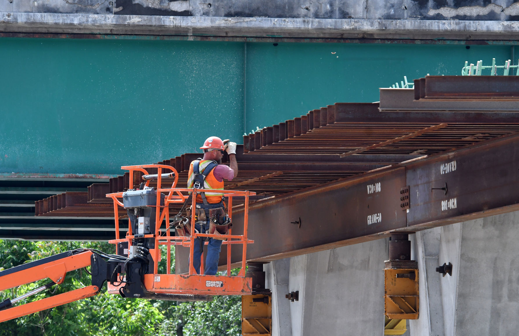 Construction on the new Interstate 74 bridge update.